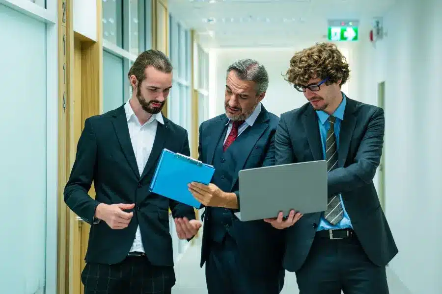 Restrukturalizace managementu - řešení